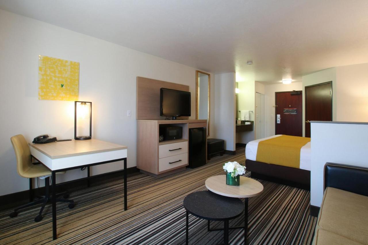 Oxford Suites Спокан-Вэлли Экстерьер фото