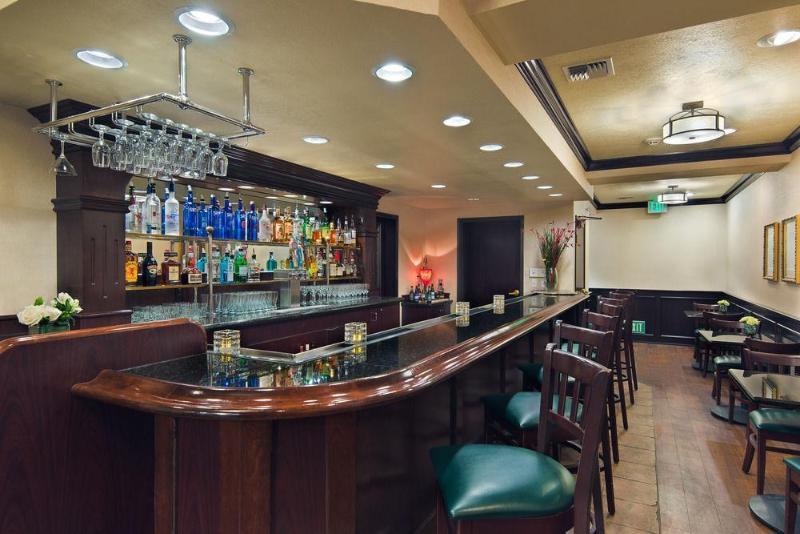 Oxford Suites Спокан-Вэлли Экстерьер фото